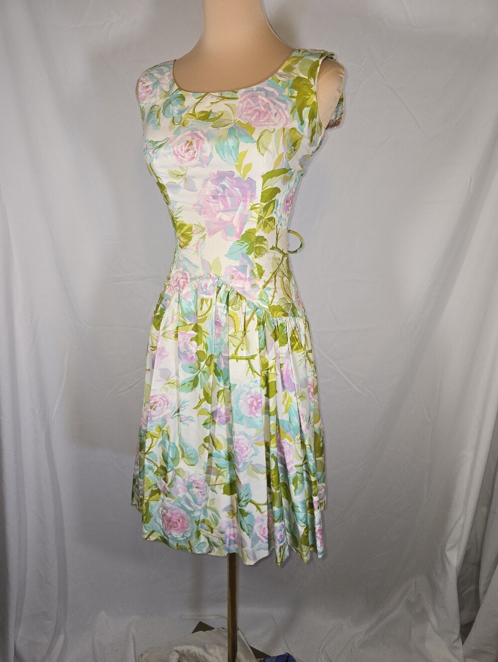 Vintage Floral Sundress with Pleated Skirt - White With Pink & Green